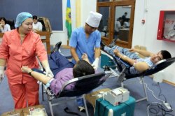 Сотрудники госучреждения в Актау сдали 30 литров крови (ФОТО)