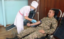 Военнослужащие ВС РК сдали почти 30 литров крови (ФОТО)