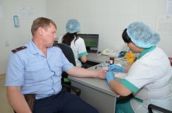 В Караганде полицейских назвали самыми активными донорами крови (ФОТО)